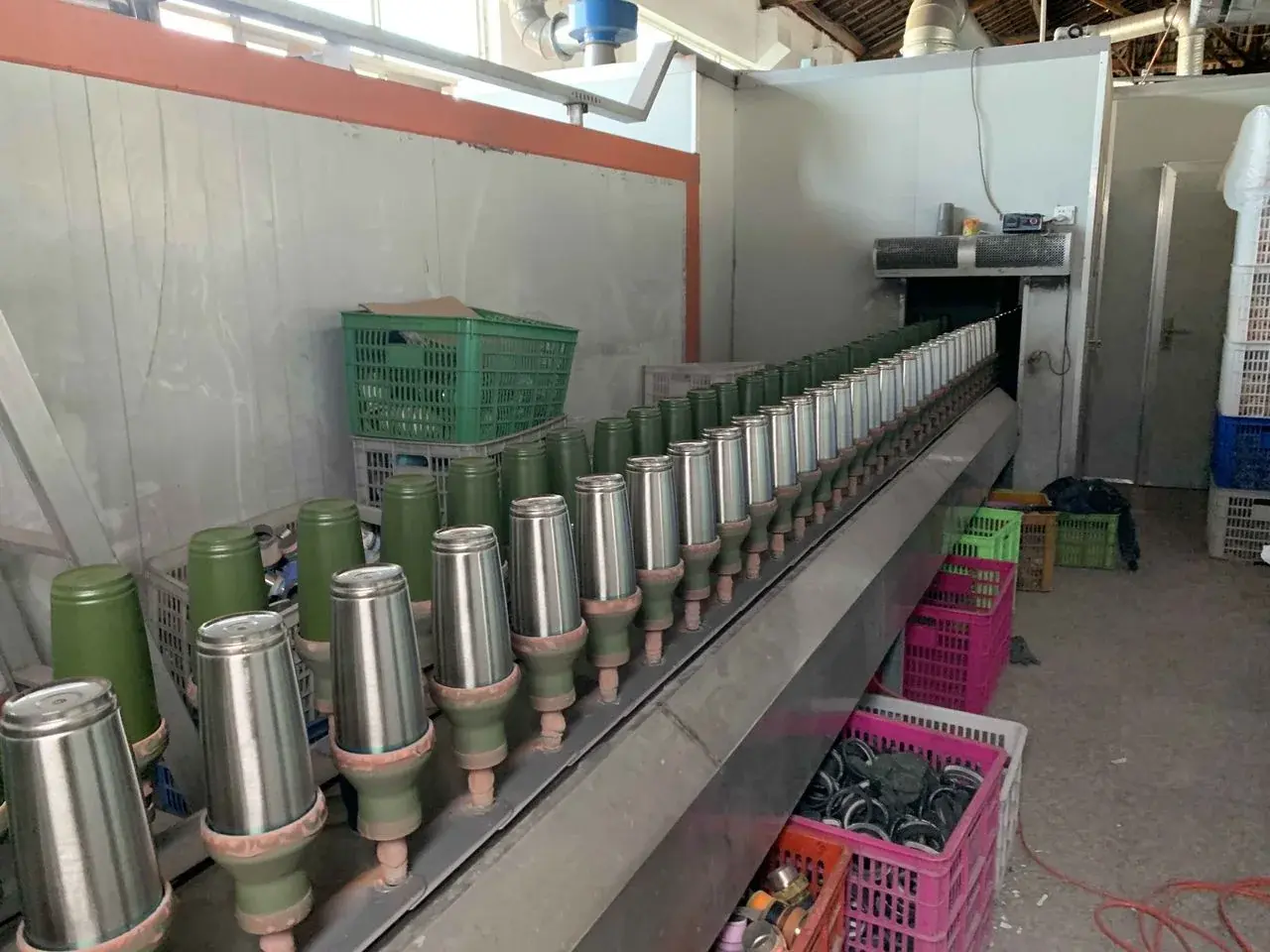 Produccion en linea revisada mientras los productos aun se estan fabricando.