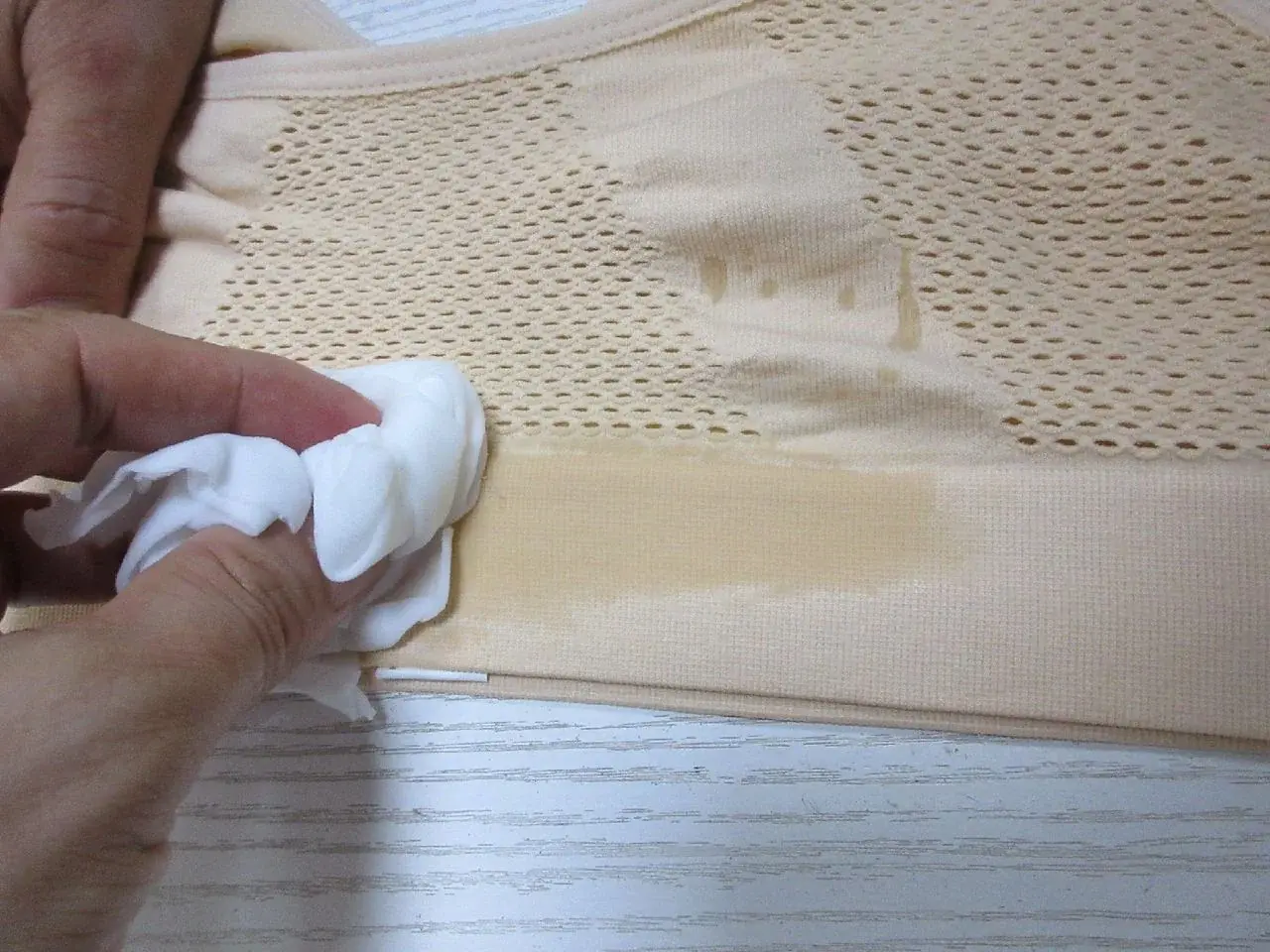 Essai physique realise sur un echantillon produit dans le processus laboratoire.