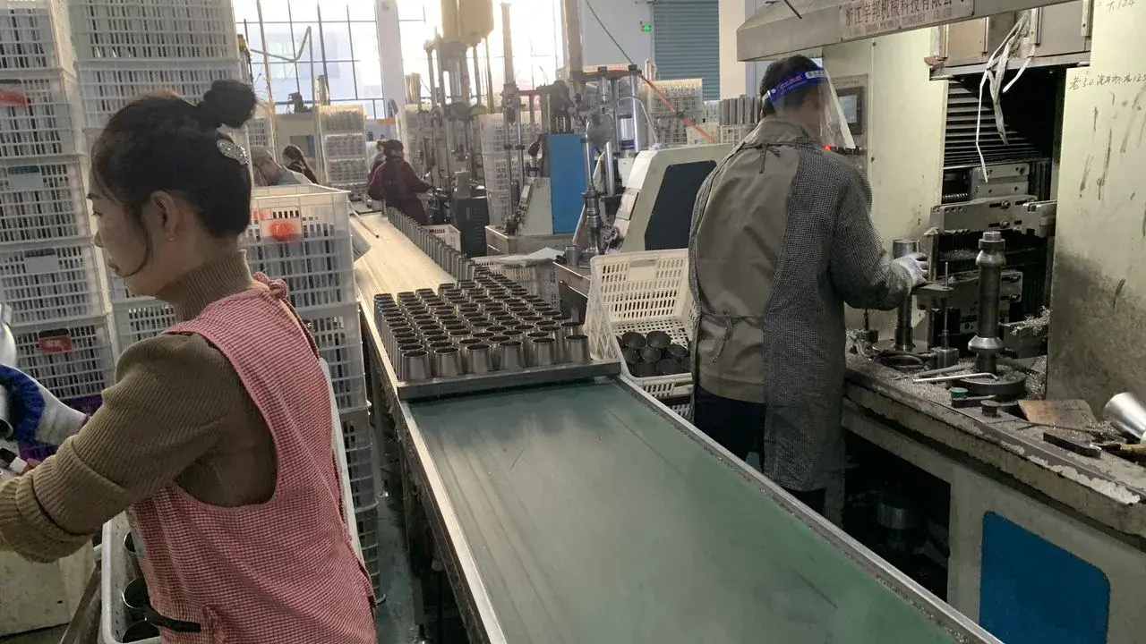 Factory production line illustrating supplier capability checks for buyers importing from India.